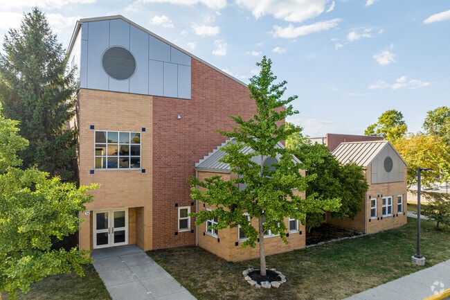 Washington Irving Elementary School, serving Indianapolis students up to 5th grade.