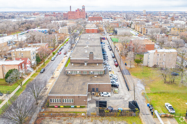 Kellman Corporate Community Elementary is located west of downtown.