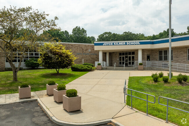 Mahwah's Joyce Kilmer Elementary School is a highly rated public school for grades 4 and 5.