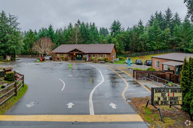Classroom size if smaller at the Gig Harbor Academy which offers better 1:1 time from teachers.
