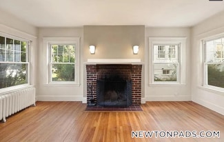 47 Crosby Rd Unit 2, Newton, MA 02467
