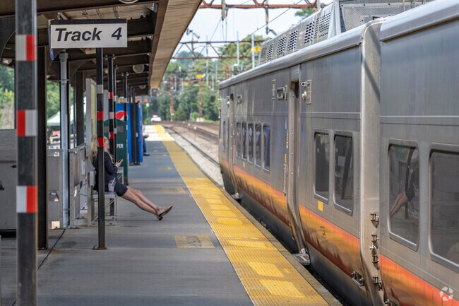 The Greenwich Train Station provides commuting access minutes from Belle Haven in Greenwich.