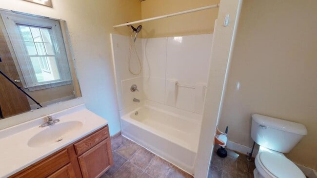 316 W Center St unit 316 Lower, Whitewater, WI 53190 - photo 6