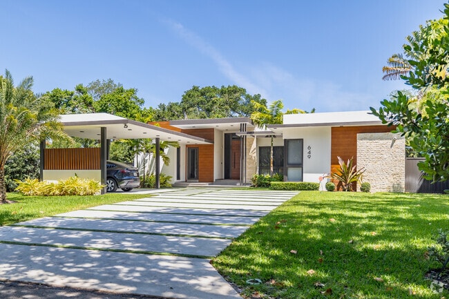 Build your own modernized home in Biscayne Park.