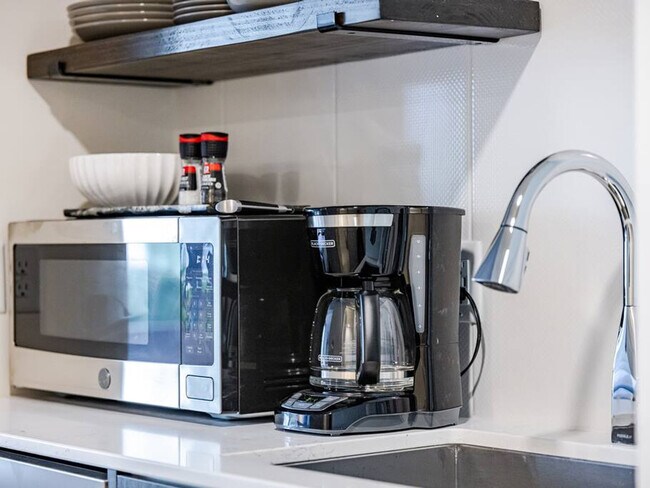 1550 NW Naito Pkwy unit ID1227749P, Portland, OR 97209 - photo 4