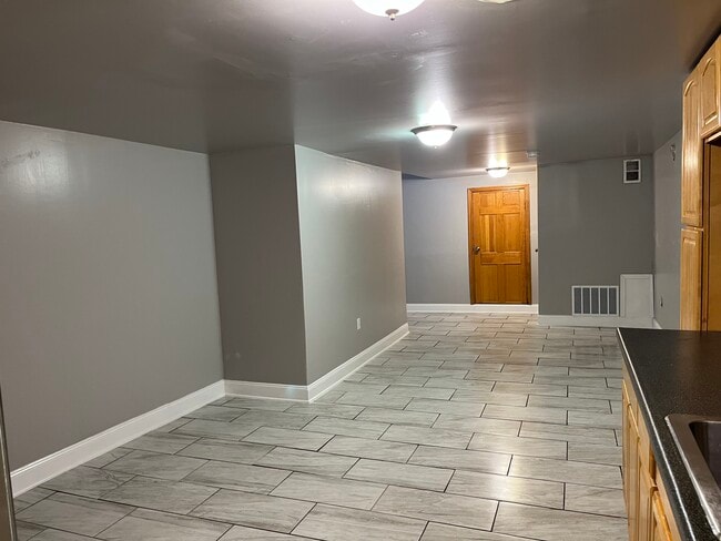 4900 Walton Ave unit 1ST FL FRONT, Philadelphia, PA 19143 - photo 5