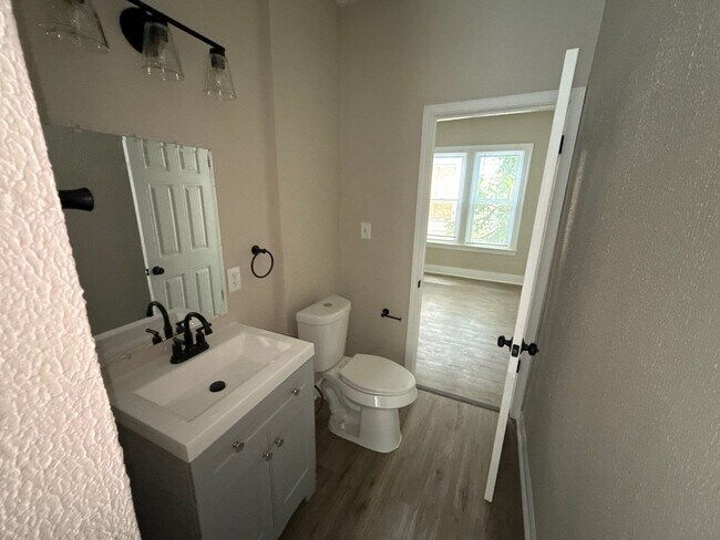 9142 Isham, Detroit, MI 48213 - photo 6