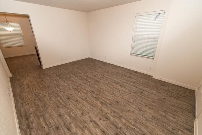 8510 Tesoro Hills, San Antonio, TX 78242 - photo 7