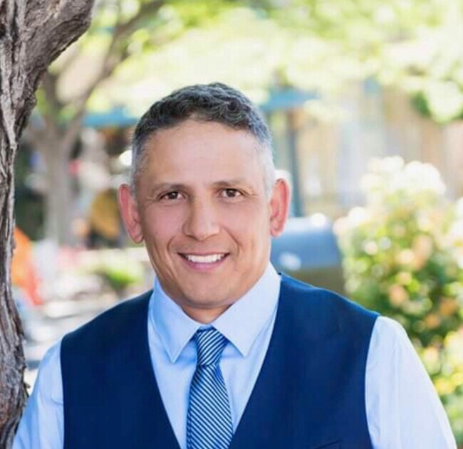 Agent Photo