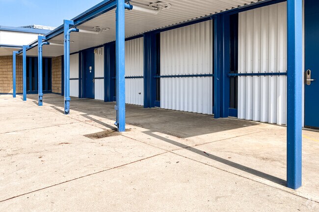 Alta Loma's Hermosa Elementary has a bright blue campus.