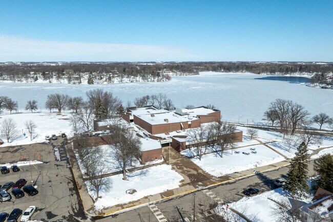 Lakeview Elementary serves kids in grades K through 5 in Albert Lea, MN.