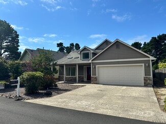2127 Royal Saint George Dr, Florence, OR 97439