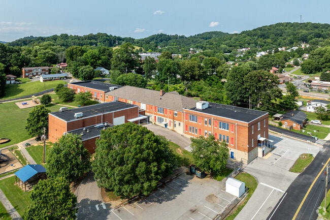 John F. Kennedy Elementary received a grade of B from Niche.