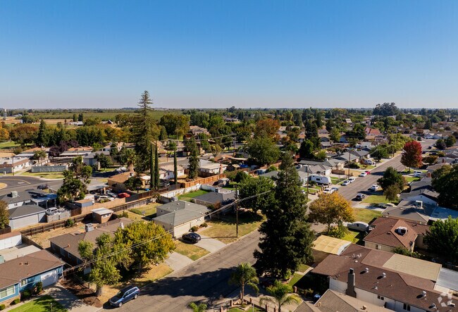 One and two story homes dot the neighborhood in Wright Turlock, Ca.