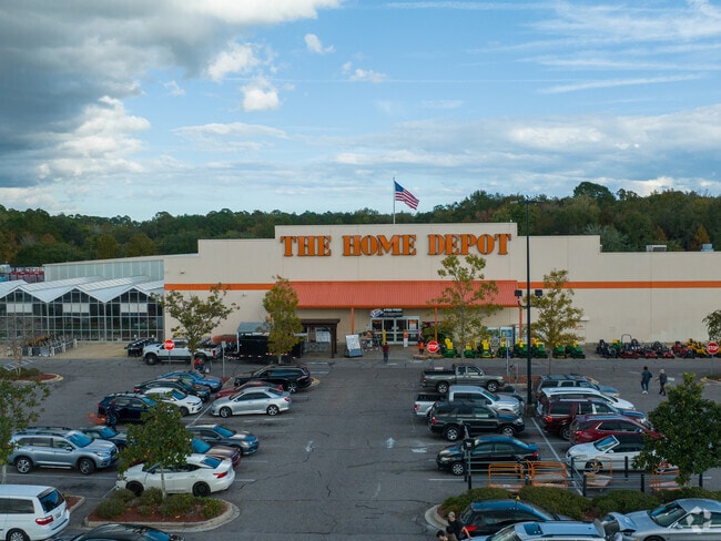 The Biscayne/Turtle Creek Home Depot is located conveniently off of I-295.