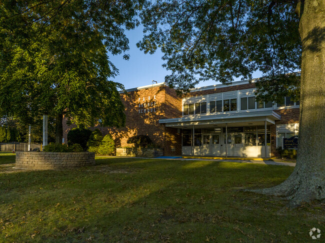Park Avenue School in North Bellmore has 300 students in grades K-6 with a ratio of 12:1.