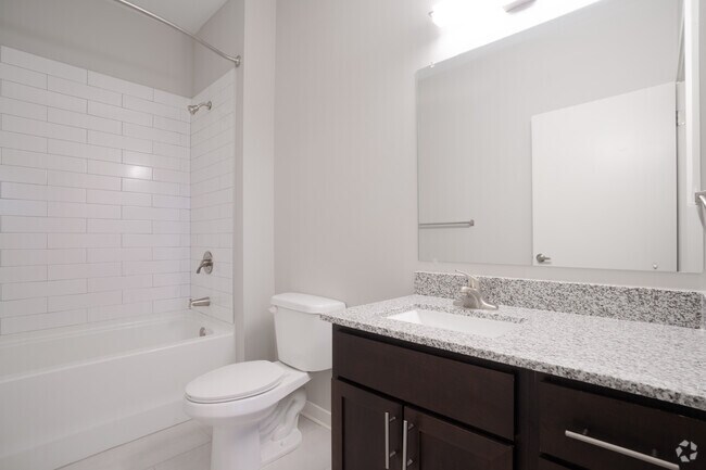 2BR, 2BA - 943SF - Primary Bathroom