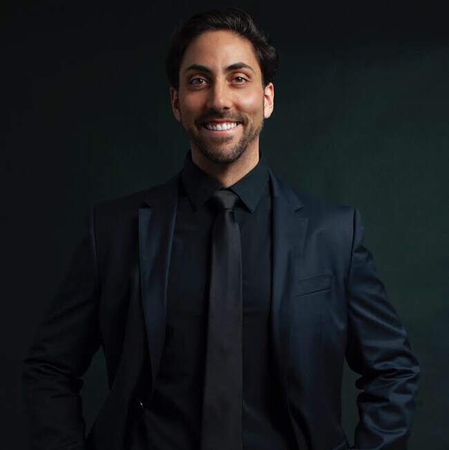 Agent Photo
