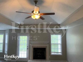 6009 Pleasant Hill Dr, Pleasant View, TN 37146