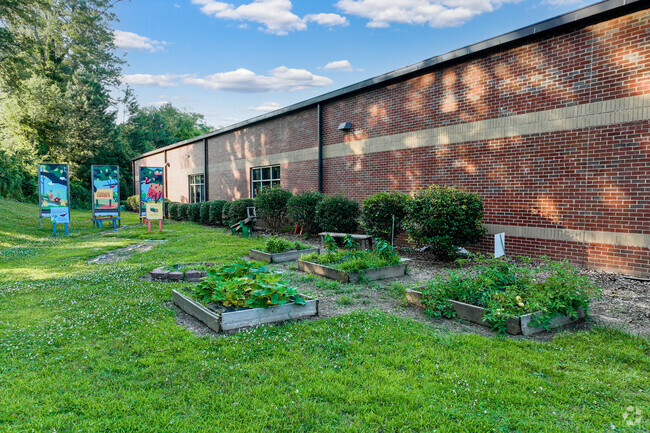 An outdoor garden dresses Austell Elementary School's student campus.