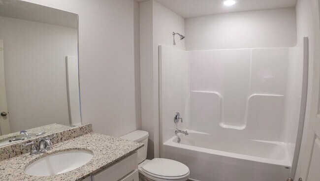 324 Michaels Way unit 36208768, Bainbridge, GA 39819 - photo 3