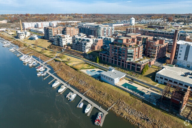 The community of Rocketts Landing sits right on the banks of the James River near Richmond.