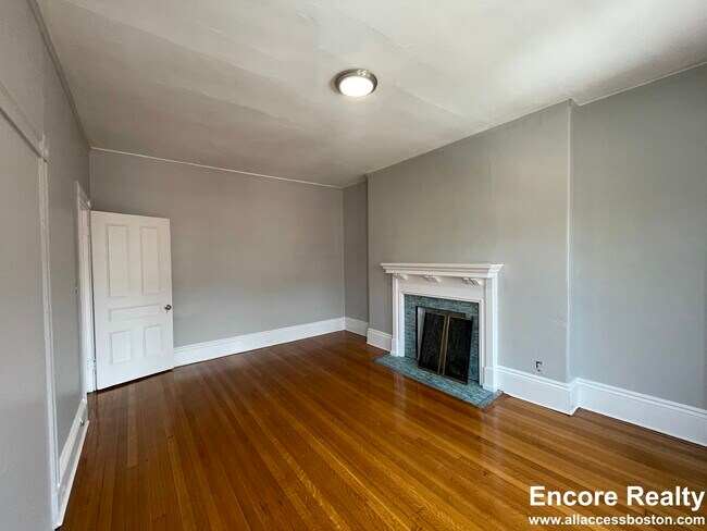 21 Harris St unit 11P-6, Brookline, MA 02446 - photo 3