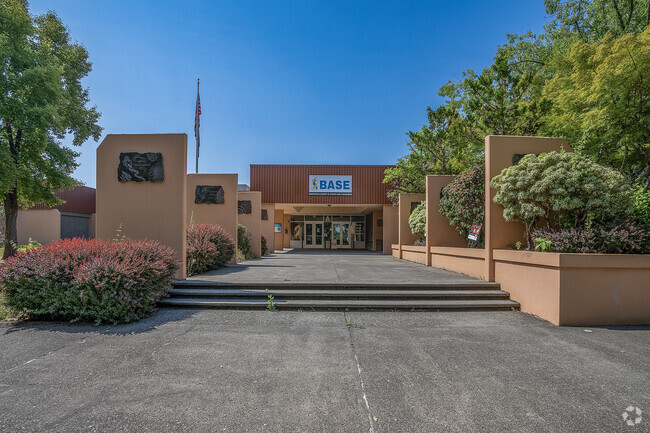 Frontal exterior view of Beaverton Academy of Science & Engineering in Beaverton, Oregon.