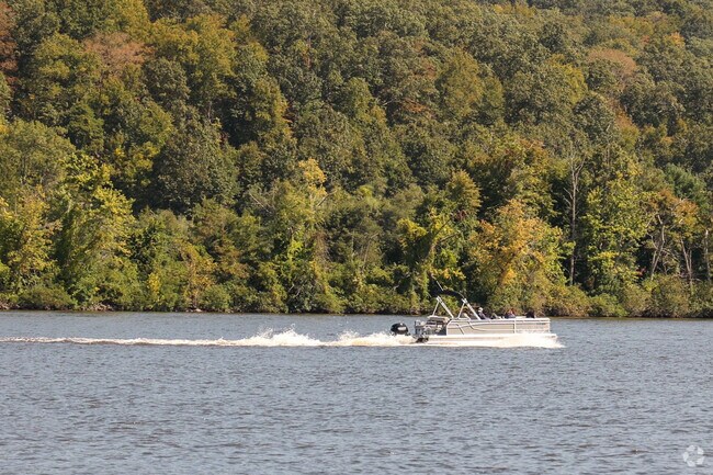 Residents of Haddam enjoy access to boating on the Connecticut River.