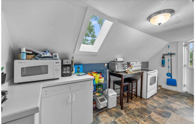 164 S Washington St unit 4, Waterloo, WI 53594 - photo 7