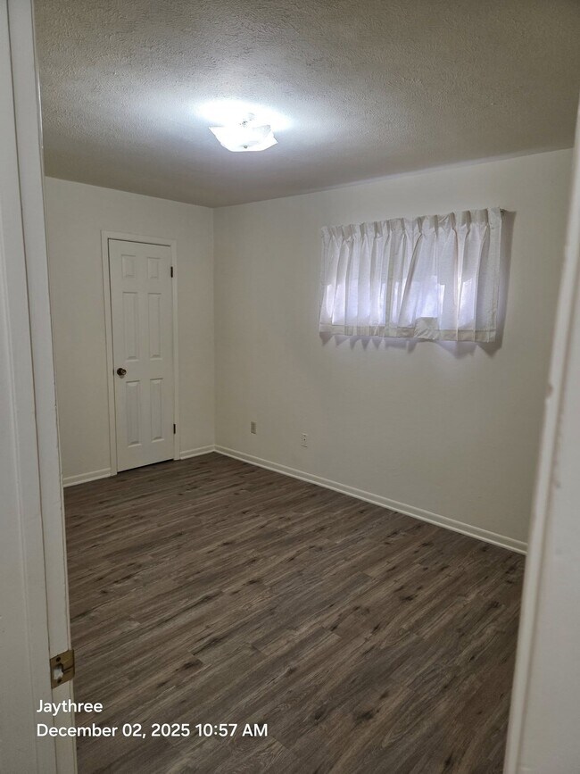 905 N 24th St unit L, Corsicana, TX 75110 - photo 6