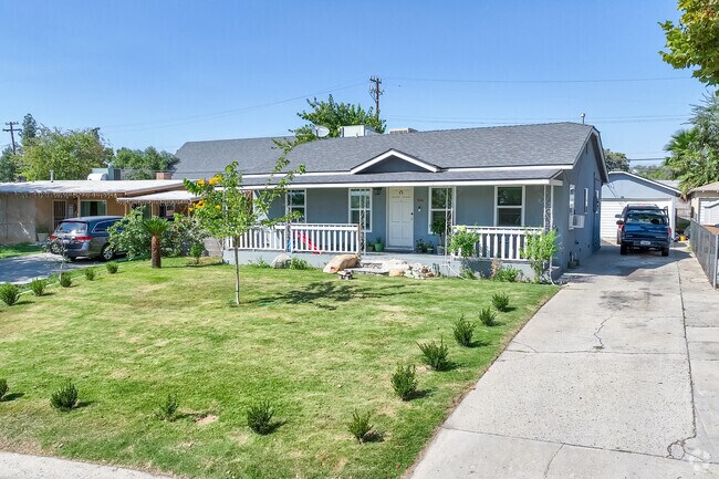 Some ranch style homes in Hillcrest have long covered porches to sit under.