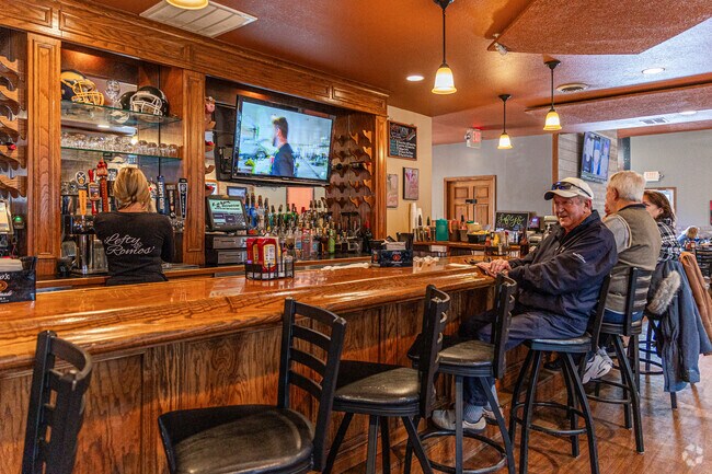 Lefty & Romos is a great place near Twin Lake for steaks, burgers, and beers.