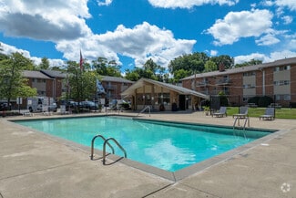 9841 Memphis Ave, Brooklyn, OH 44144