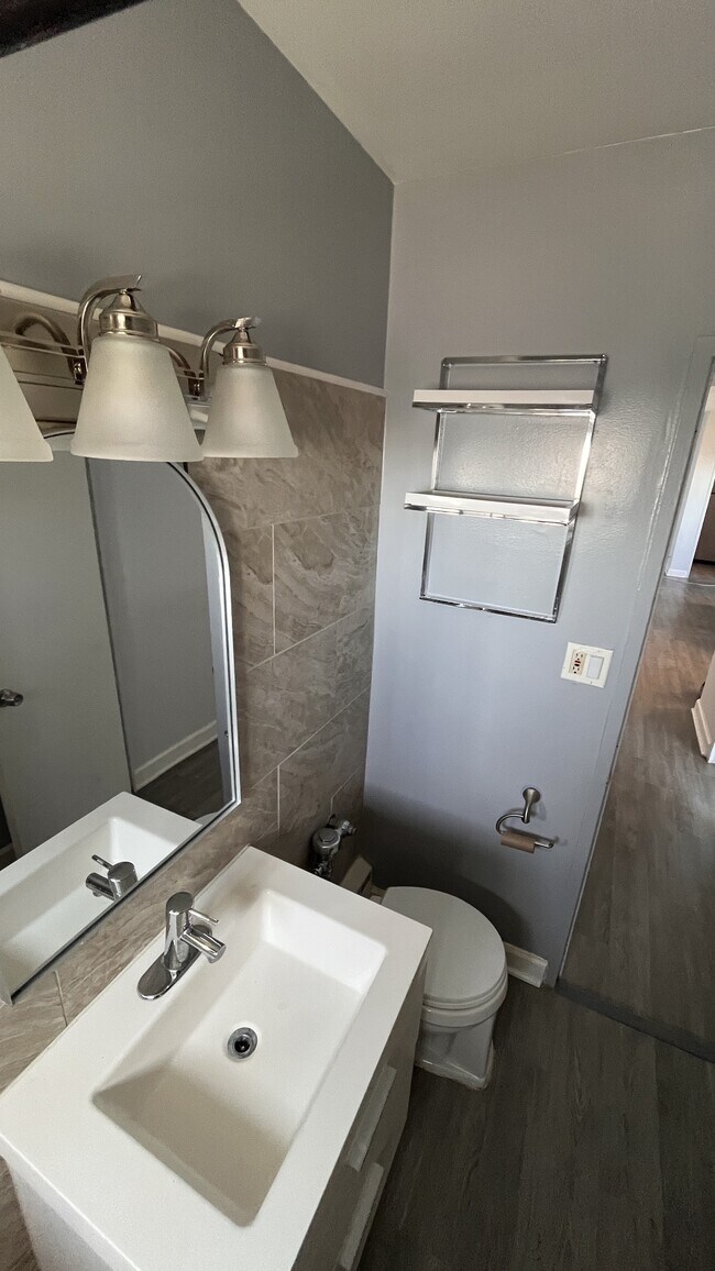 4950 N Marine Dr unit 903, Chicago, IL 60640 - photo 4