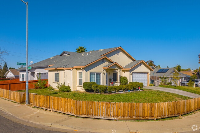 Homes found in the south side of Robla often feature fenced in front yards.