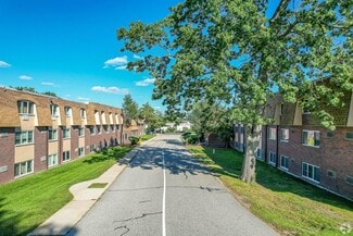 10 Greenview St, Framingham, MA 01701