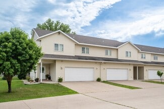 5805 14th St S, Fargo, ND 58104