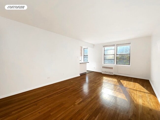 8646 Fort Hamilton Pkwy, Brooklyn, NY 11209 - photo 2