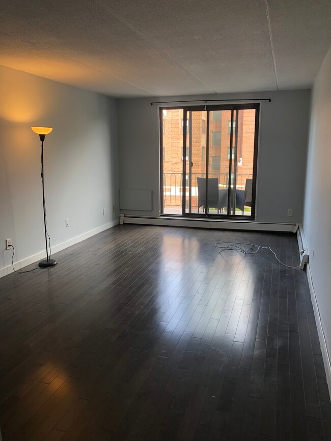 26 Circuit Rd unit 4th, New Rochelle, NY 10805 - photo 3