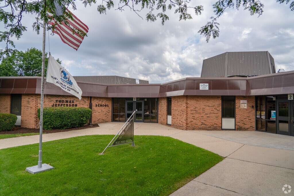 Thomas Jefferson Elementary School building in Joliet.