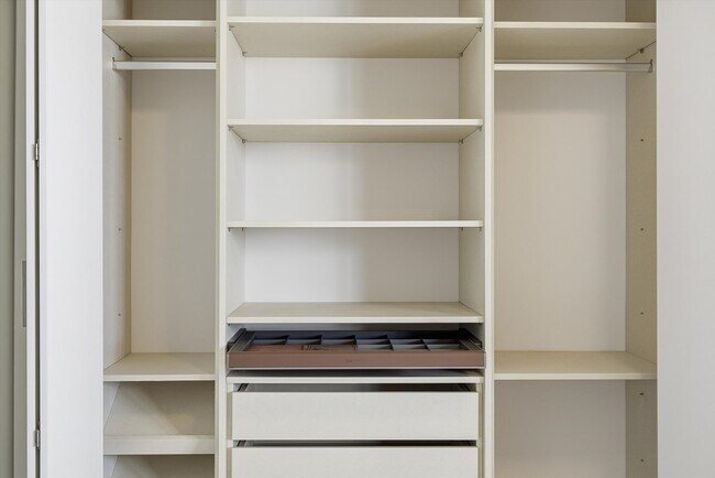 Aria Reserve - Aria Reserve Miami unit 2405, Miami, FL 33137 - photo 4