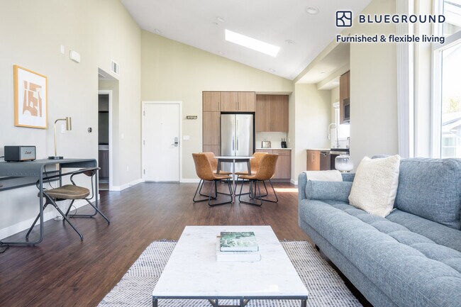 111 N Rengstorff Ave unit FL3-ID590, Mountain View, CA 94043 - photo 2