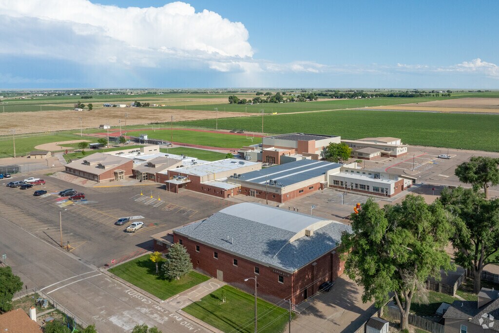 Swink Elementary School serves approximately 170–180 students in grades K–6 and boasts a low student–teacher ratio, earning recognition for small-class learning environments.