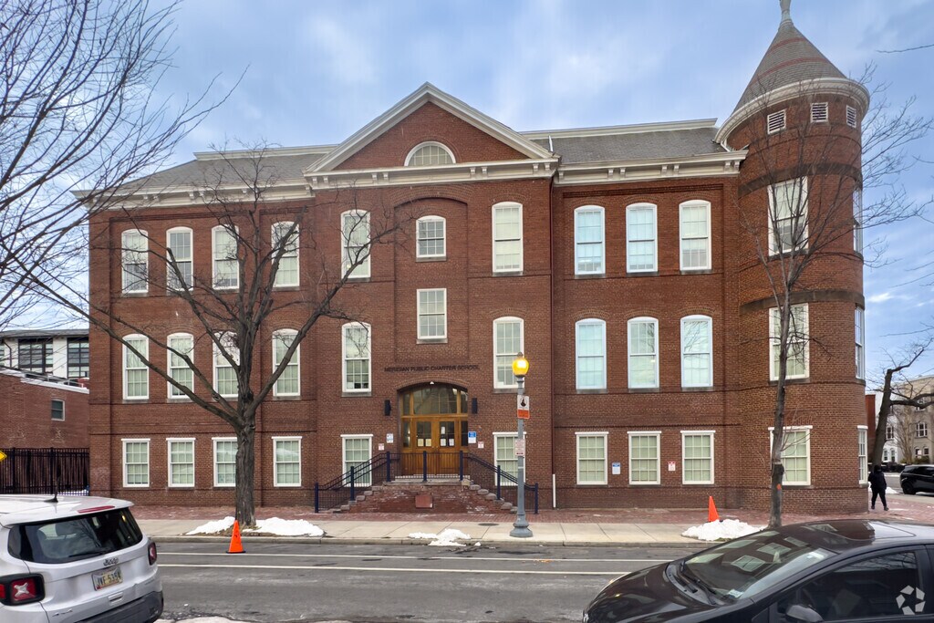 Meridian PCS entrance on V St