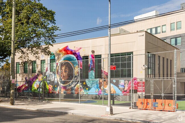 PS 938 has a student-teacher ratio of 20 to 1.