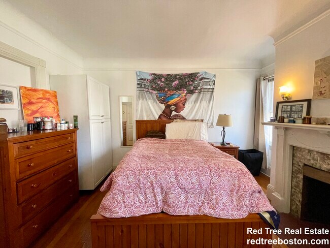 150 Babcock St unit 1, Brookline, MA 02446 - photo 7