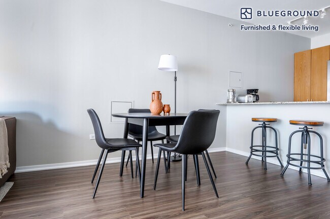 200 E Illinois St unit FL11-ID878, Chicago, IL 60611 - photo 7