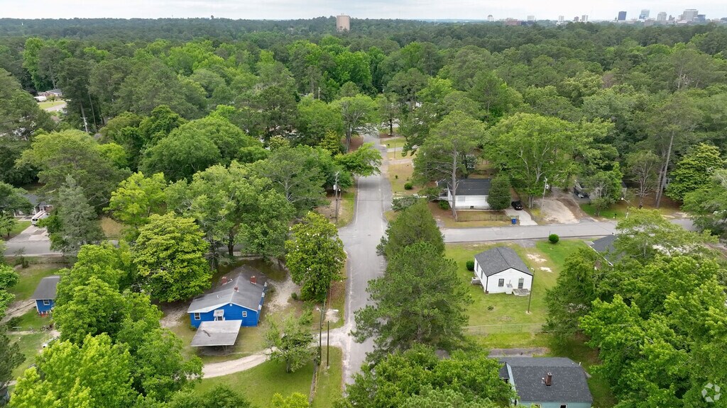 About Rochelle Heights | Schools, Demographics, Things to Do - Homes.com