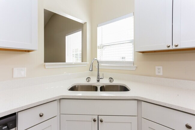 2376 Carousel Park Dr, Morrow, GA 30260 - photo 6